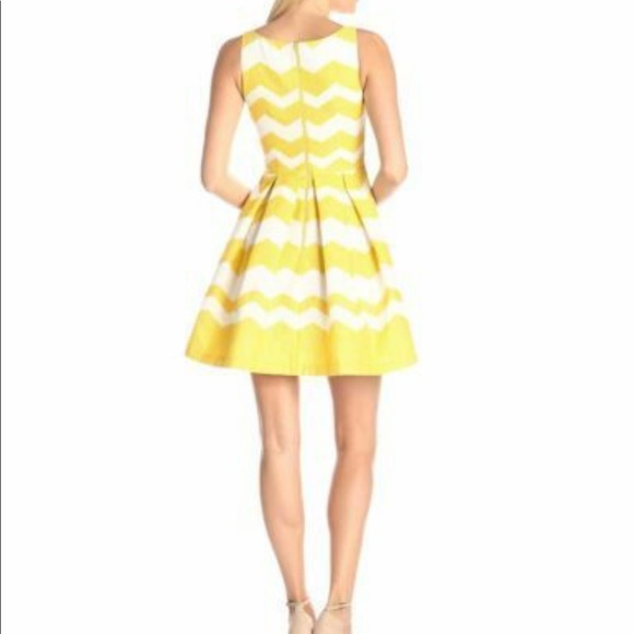 Just Taylor summer chevron dress with pockets - Picture 2 of 4